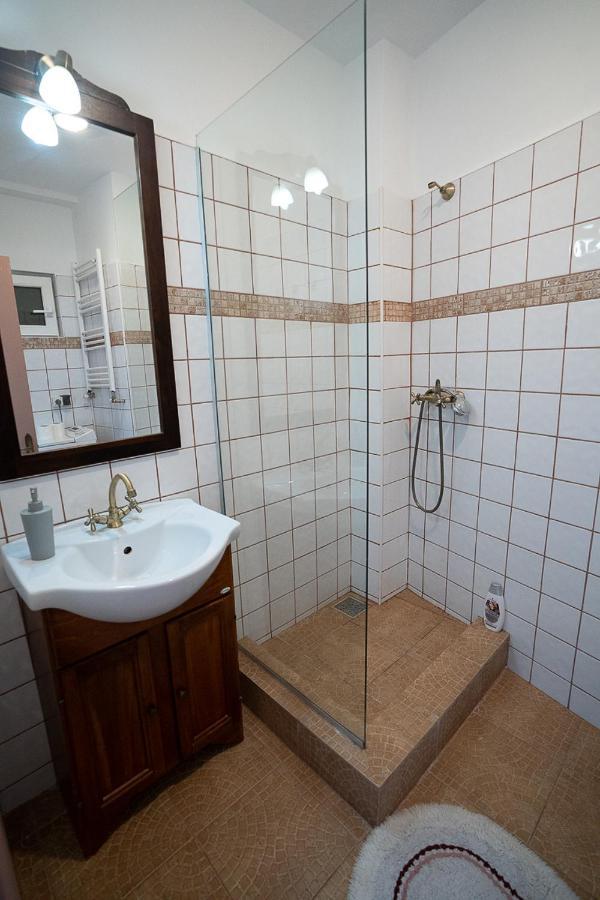 Cismigiu Garden Apartment Бухарест Екстер'єр фото