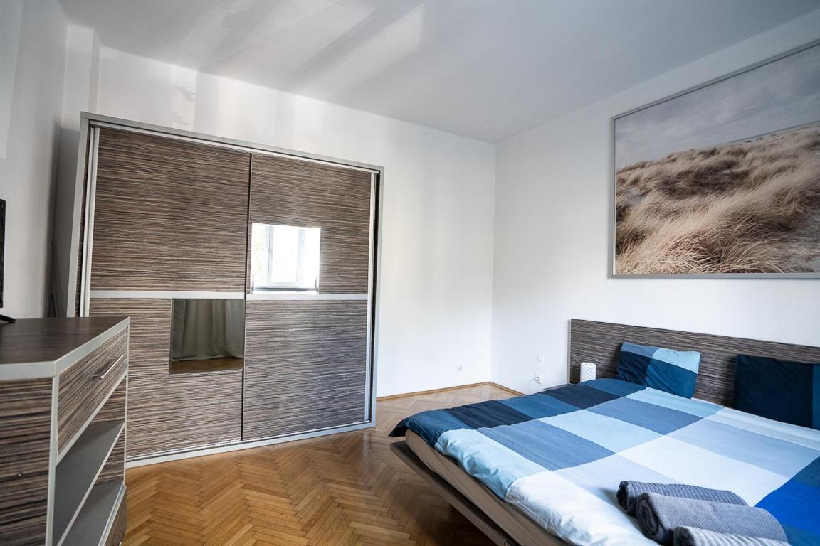 Cismigiu Garden Apartment Бухарест Екстер'єр фото